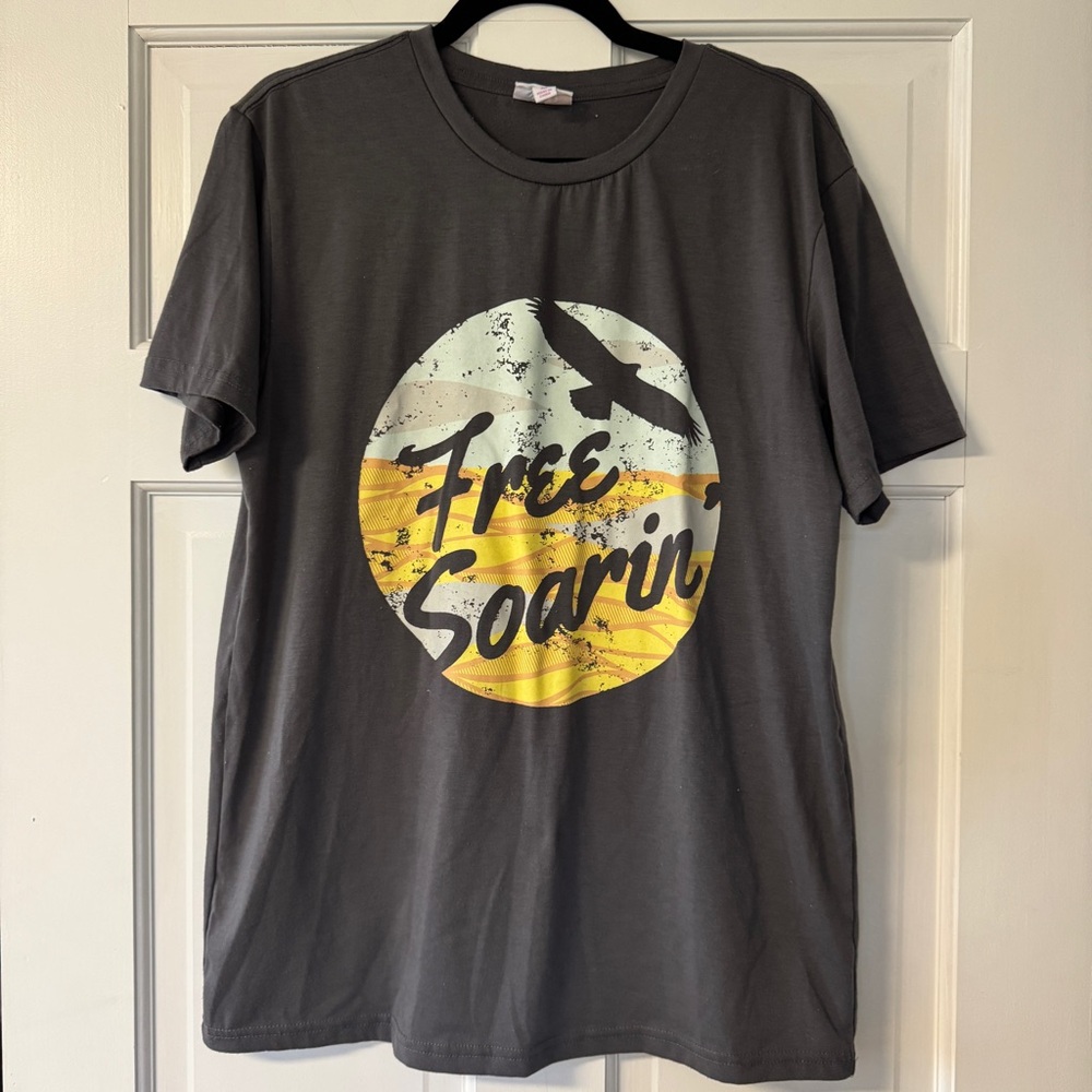 LuLaRoe • Rocker Graphic Tee